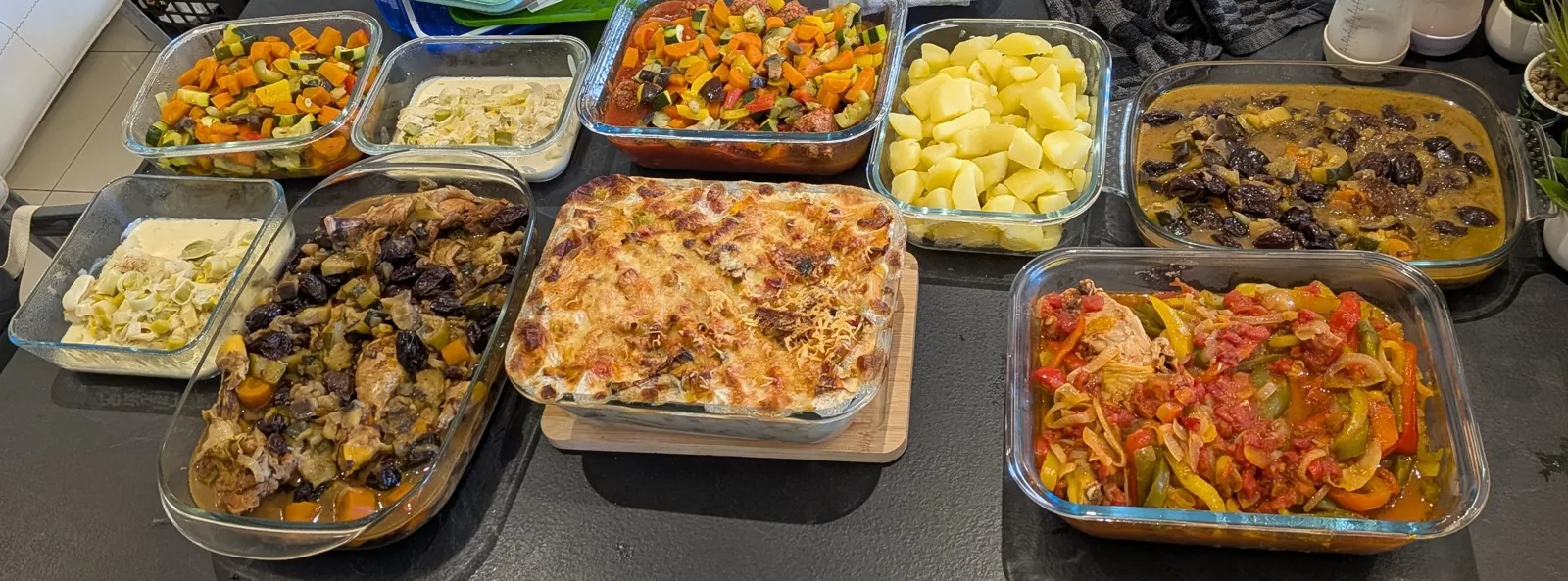 Une semaine de plats mijotés : gratin, poulet aux pruneaux, légumes et pommes de terre